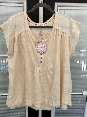 Size S Umgee Cream Short Sleeve Peasant Top. Oversized. NWT!